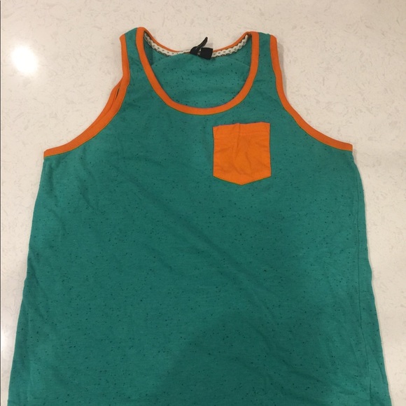 Distortion tank top - Picture 1 of 3